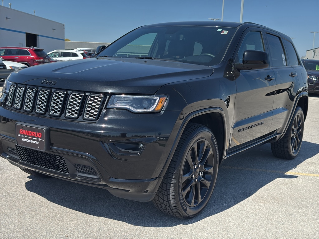 Used 2022 Jeep Grand Cherokee WK Laredo X with VIN 1C4RJFAG9NC156868 for sale in Green Bay, WI