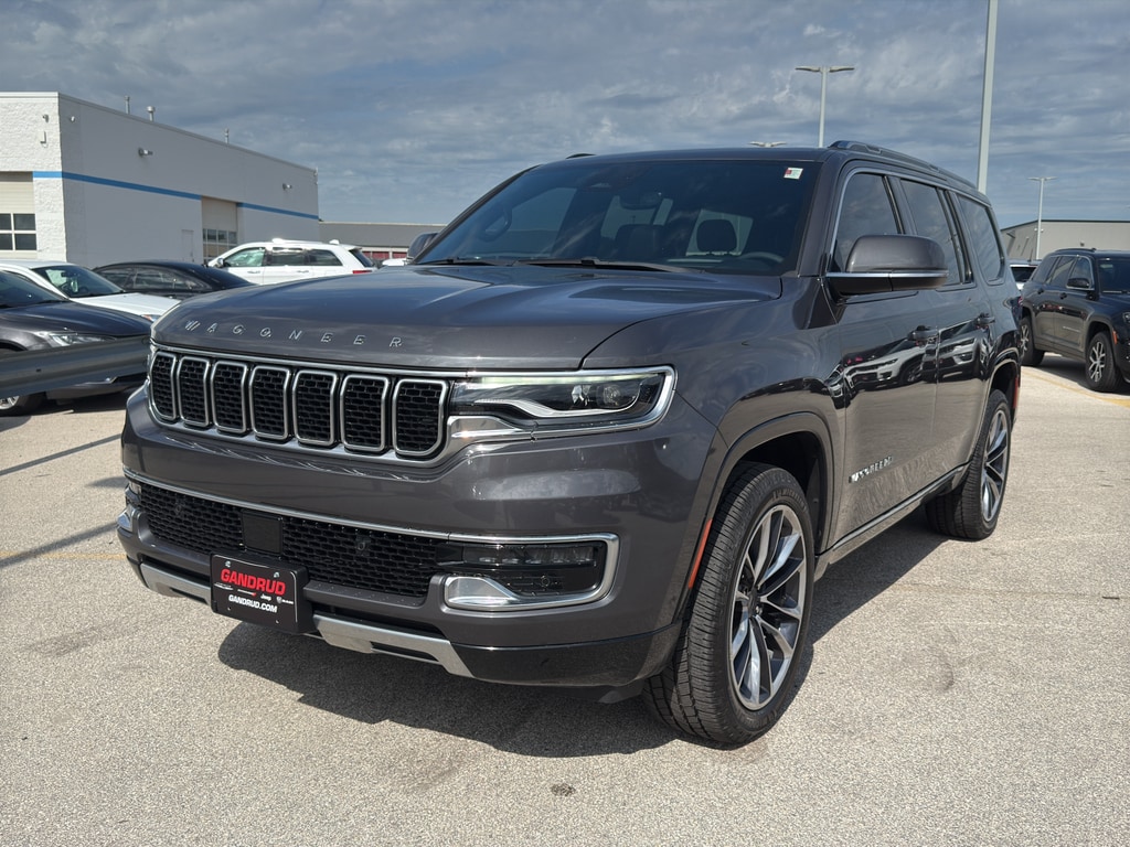 Used 2022 Jeep Wagoneer Series III with VIN 1C4SJVDT4NS150700 for sale in Green Bay, WI