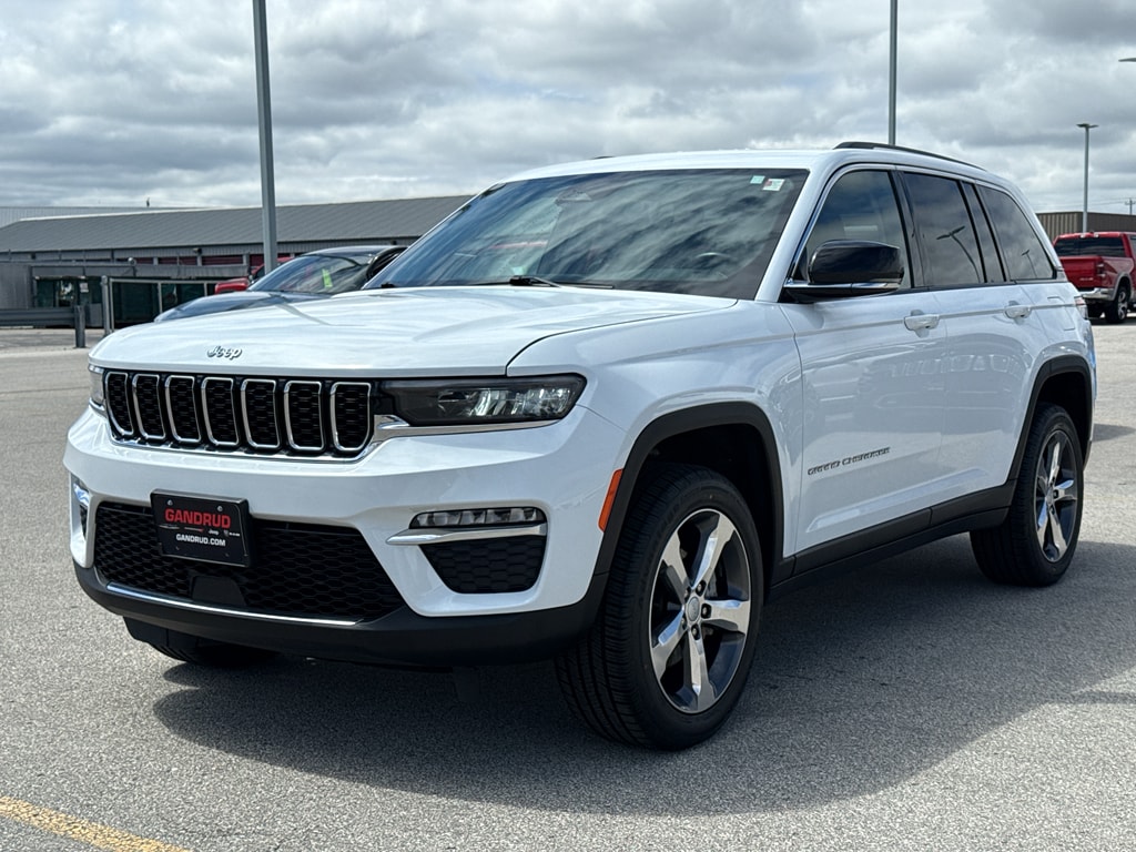 Used 2022 Jeep Grand Cherokee Limited with VIN 1C4RJHBG7N8550818 for sale in Green Bay, WI