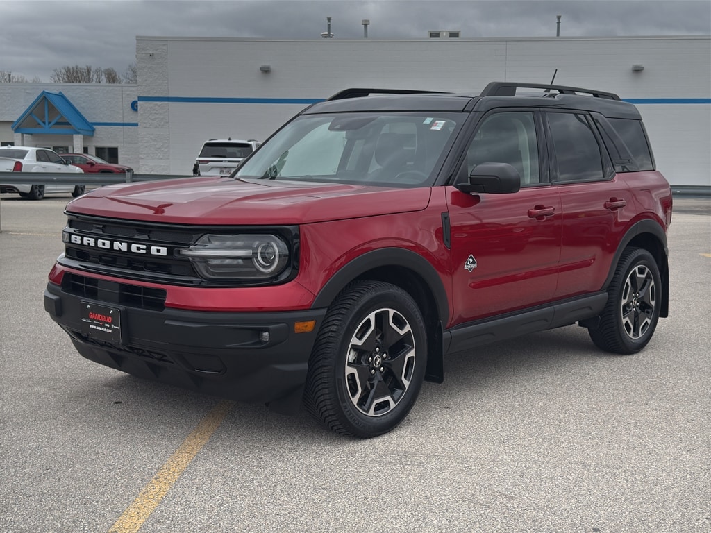 Used 2021 Ford Bronco Sport Outer Banks with VIN 3FMCR9C61MRA43805 for sale in Green Bay, WI