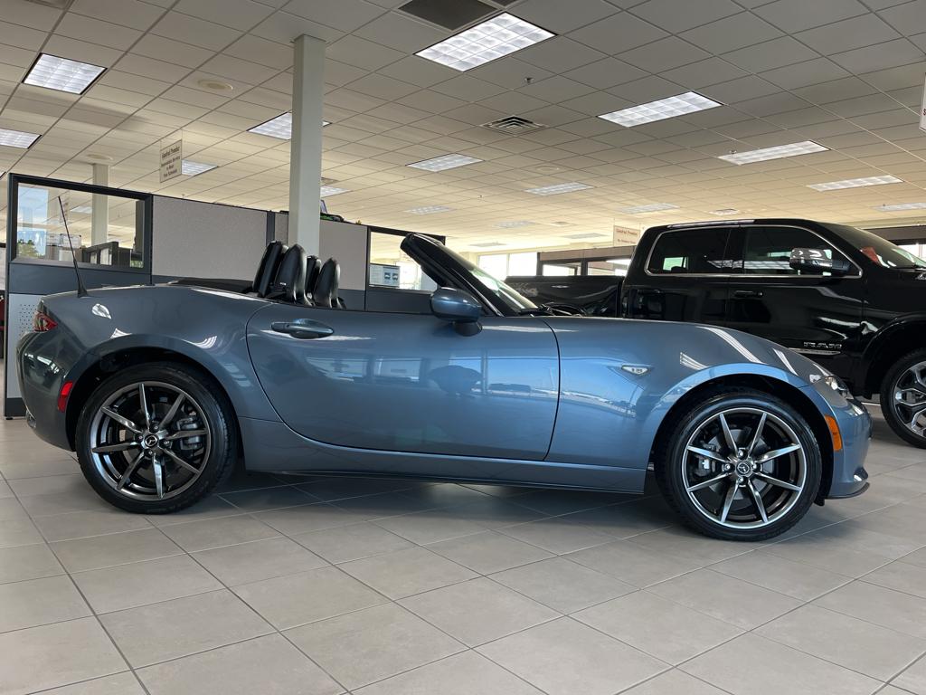 Used 2017 Mazda MX-5 Miata Grand Touring with VIN JM1NDAD77H0121918 for sale in Green Bay, WI