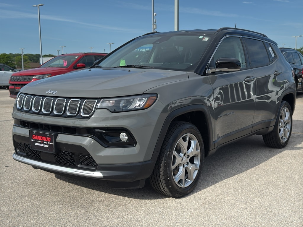 Used 2022 Jeep Compass Limited with VIN 3C4NJDCB6NT130575 for sale in Green Bay, WI