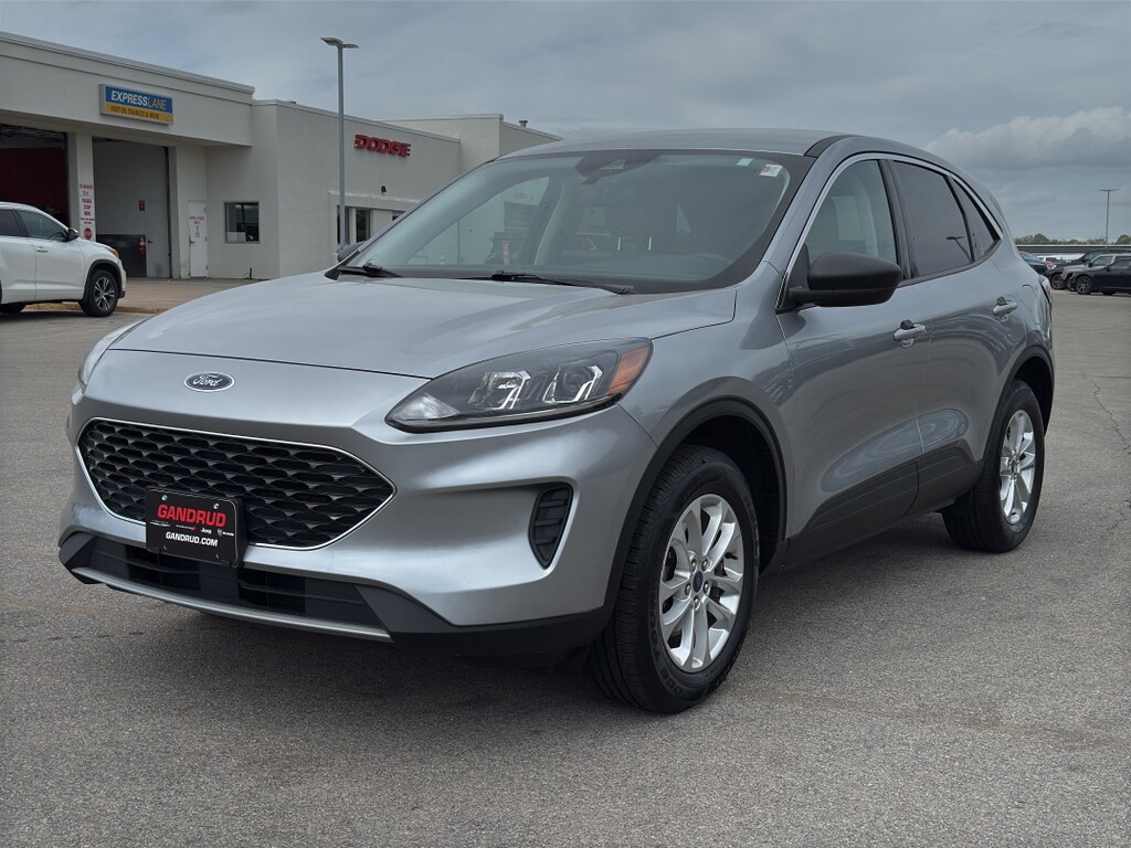 Used 2022 Ford Escape SE with VIN 1FMCU9G63NUA66991 for sale in Green Bay, WI