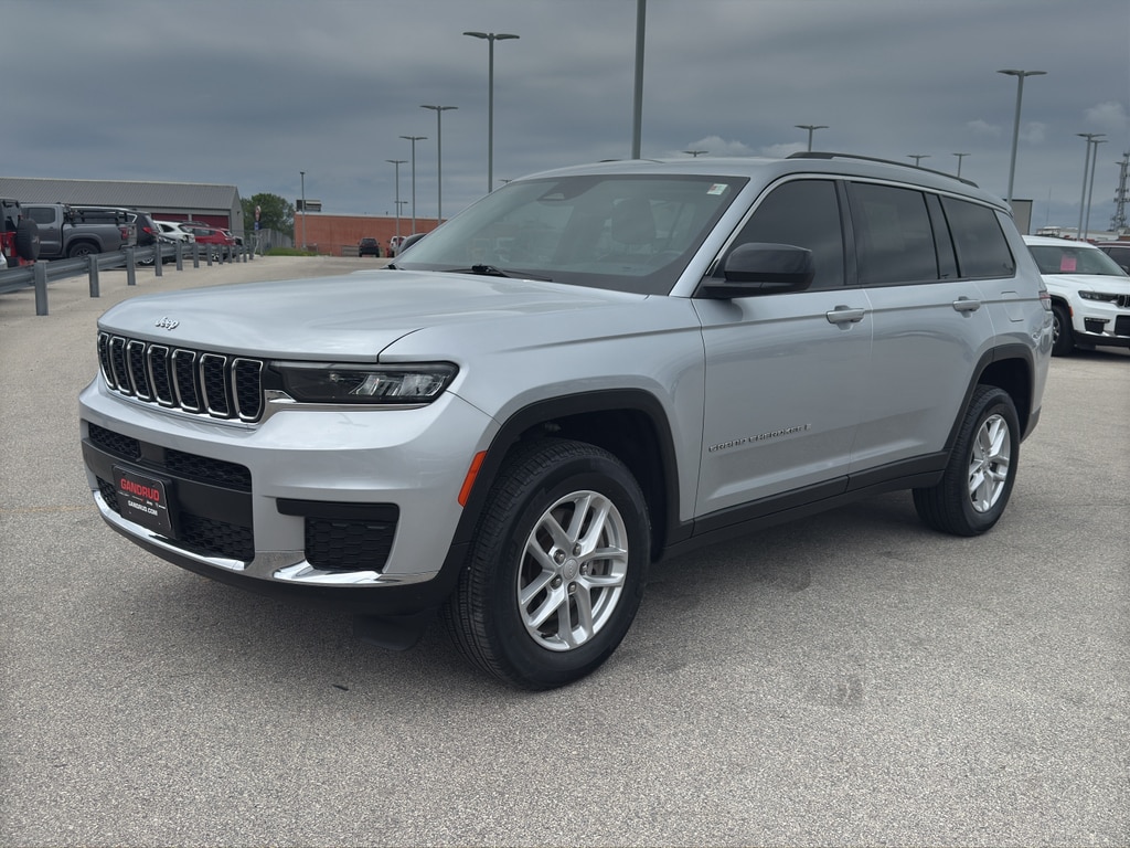 Used 2022 Jeep Grand Cherokee L Laredo with VIN 1C4RJKAGXN8562170 for sale in Green Bay, WI