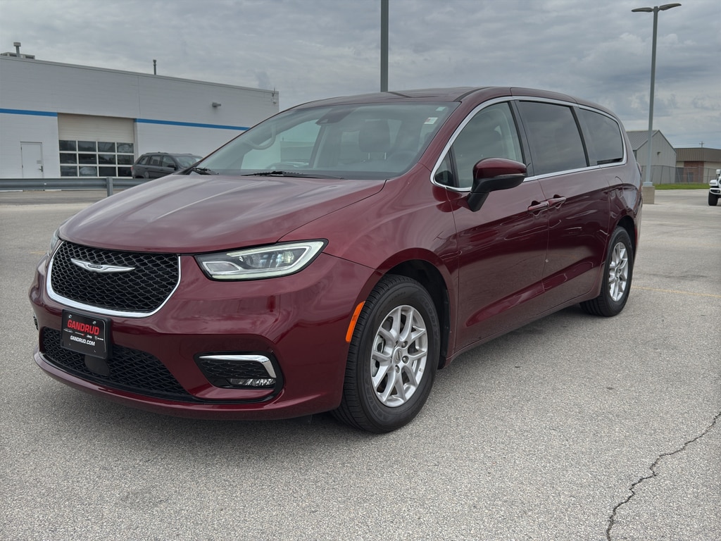 Used 2023 Chrysler Pacifica Touring L with VIN 2C4RC1BGXPR550708 for sale in Green Bay, WI