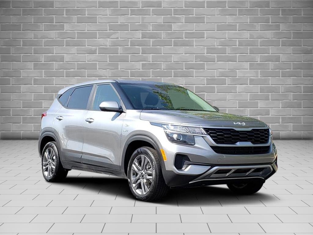 2023 Kia Seltos LX photo 3