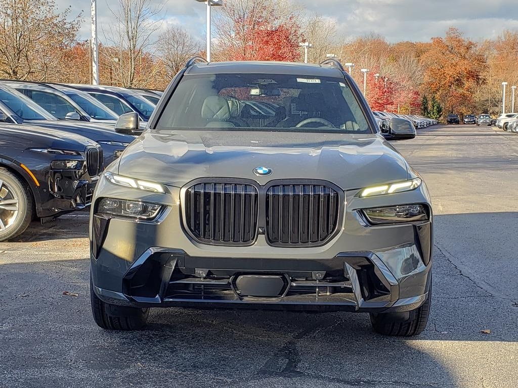 New 2026 BMW X7 xDrive40i SUV