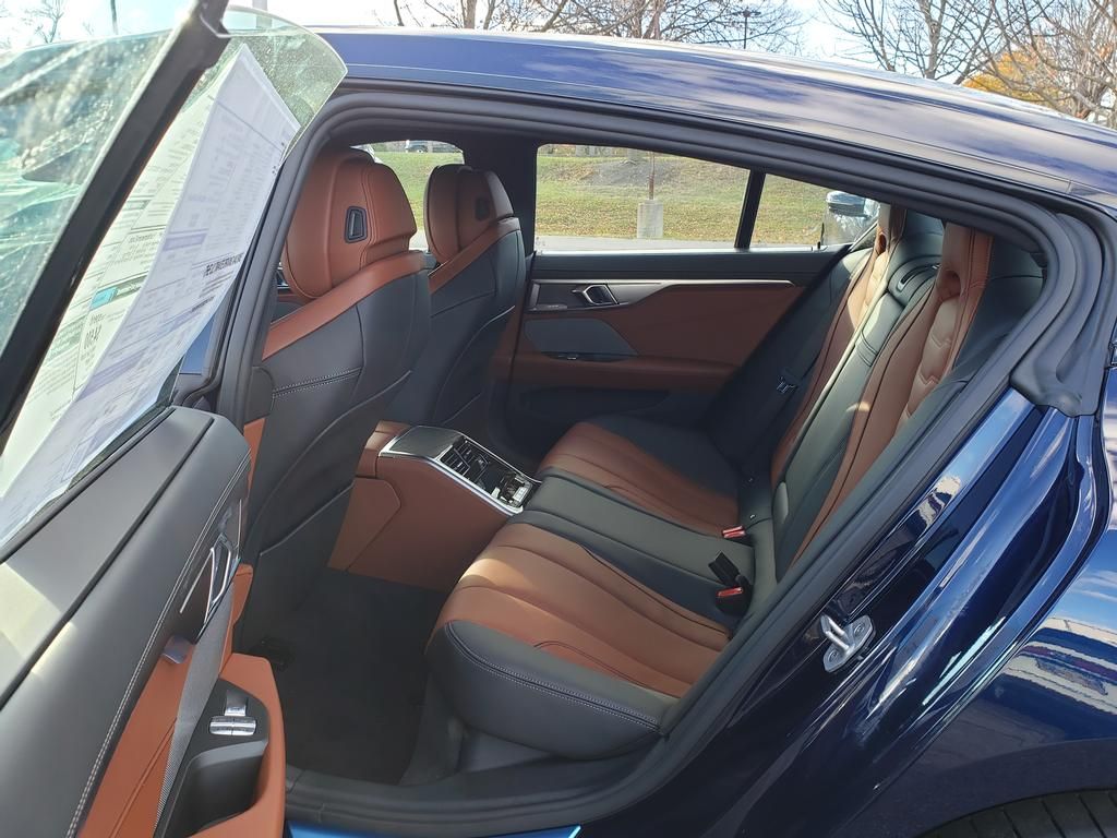 2026 BMW 8 Series 840i - Photo 7