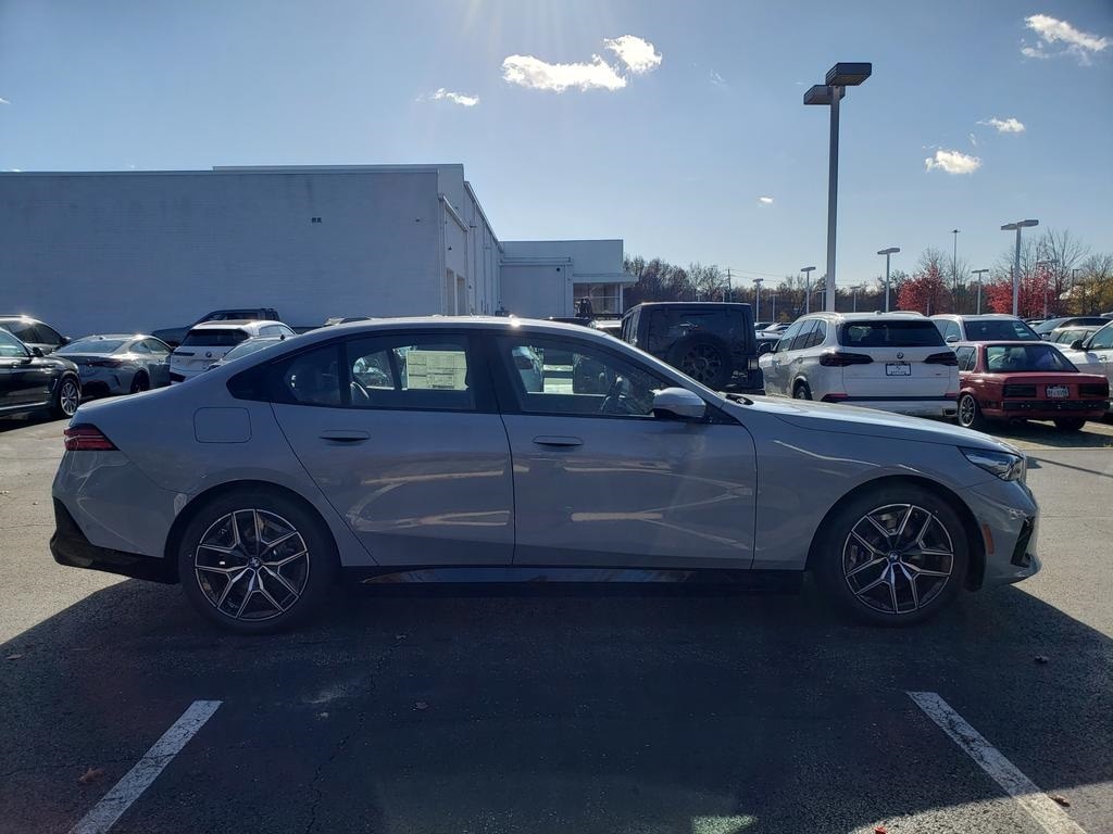 New 2026 BMW i5 xDrive40 Sedan