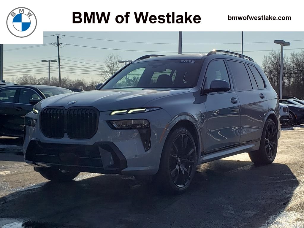 2023 BMW X7 40i's photo