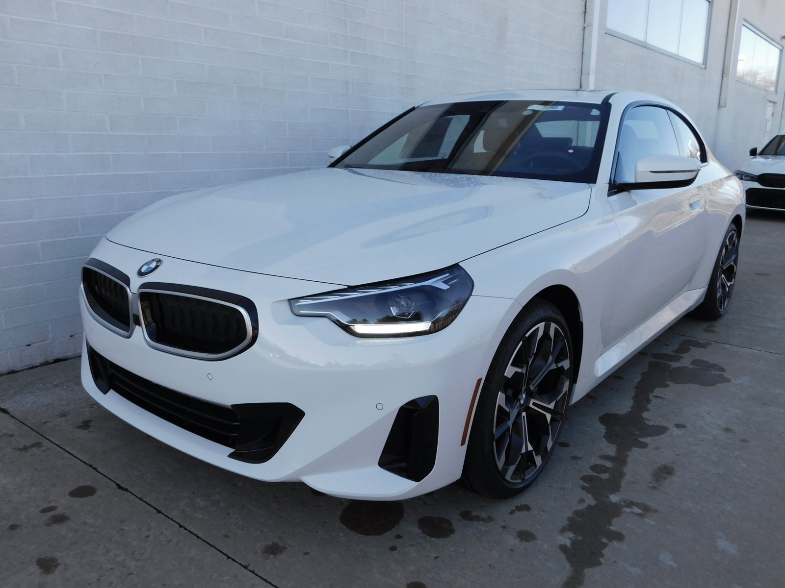 2025 Bmw 230i 230i xDrive photo 2