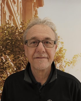 Staff member John Caruso from ID_af6f05b467f1