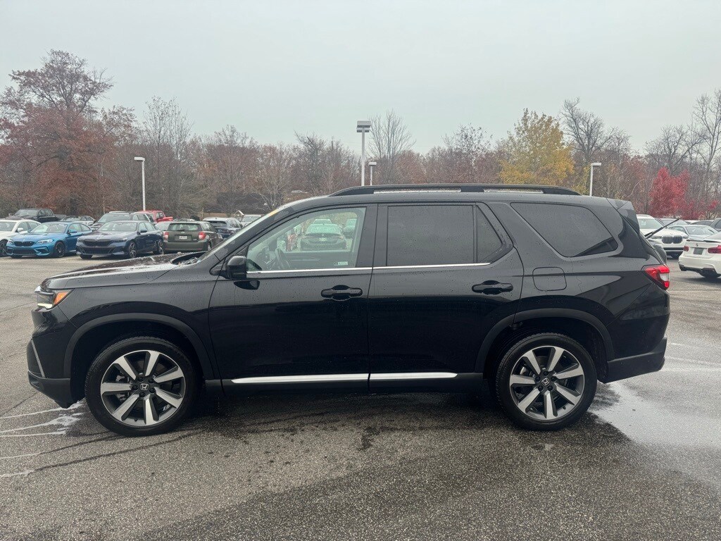 2023 Honda Pilot Touring photo 2