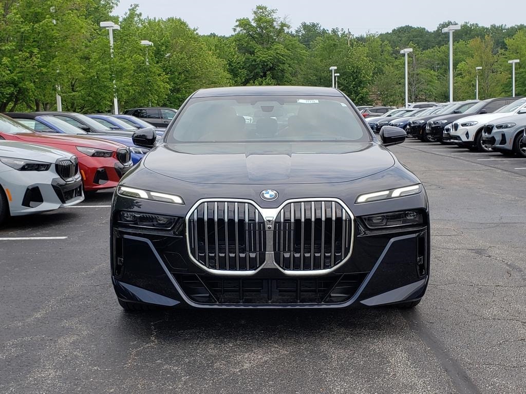 New 2025 BMW 7 Series xDrive Sedan
