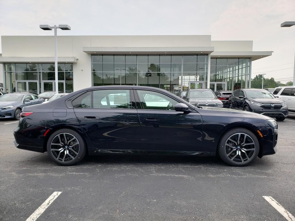 New 2025 BMW 7 Series xDrive Sedan