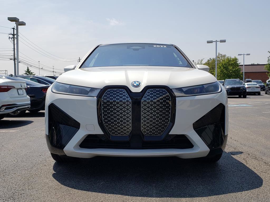 Used 2022 BMW iX Base with VIN WB523CF0XNCK54809 for sale in Westlake, OH