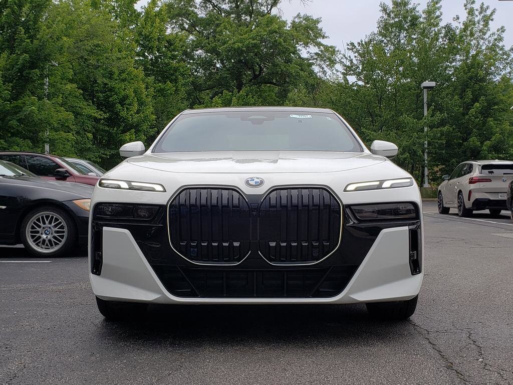 2025 Bmw 740i 740i xDrive photo 2
