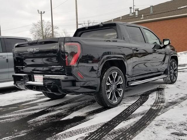 2025 Gmc Sierra EV Denali photo 4