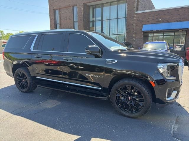 2021 GMC Yukon Denali AWD's photo