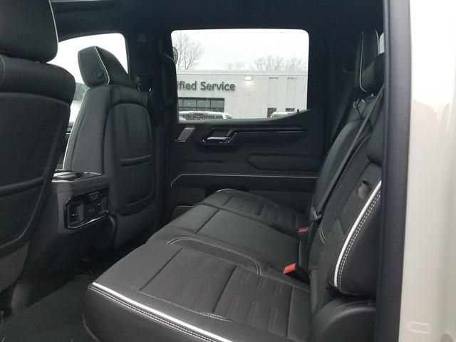 2026 GMC Sierra 1500 AT4X - Photo 9