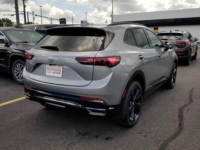 2025 Buick Envision Sport Touring photo 3