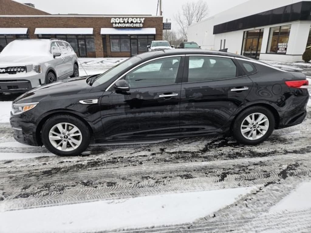 Used 2017 Kia Optima LX Sedan