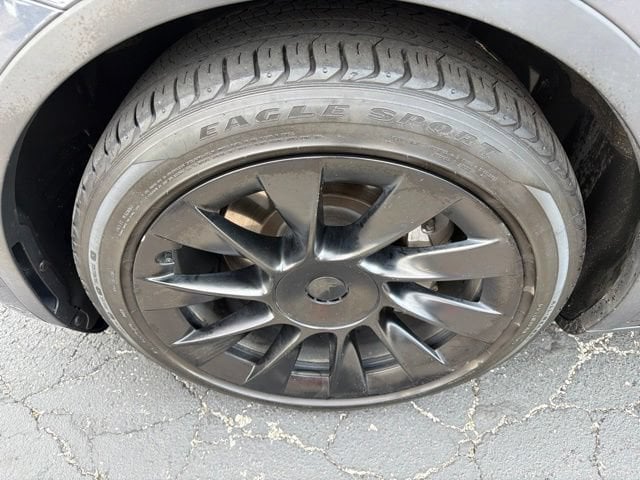 2021 Tesla Model Y Long Range - Photo 10