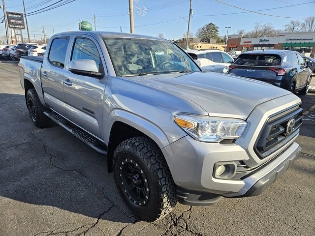 2020 Toyota Tacoma SR's photo