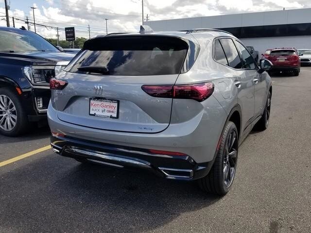 2025 Buick Envision Sport Touring photo 3