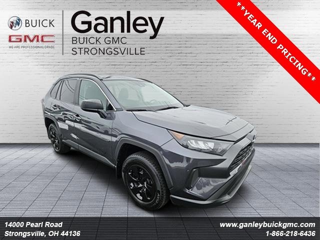 2020 Toyota RAV4 LE's photo