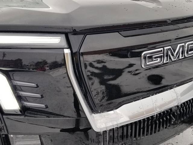 2025 Gmc Sierra EV Denali photo 3