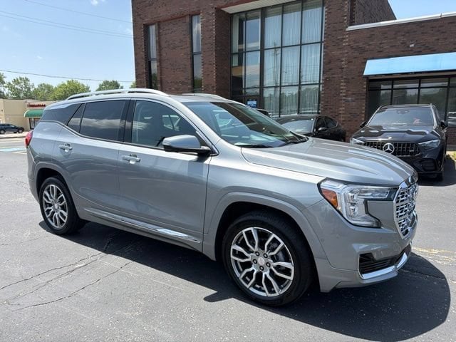 2024 GMC Terrain Denali AWD's photo