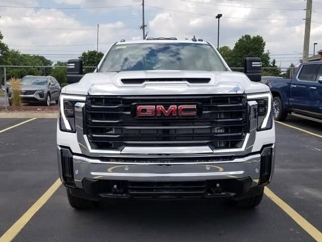 2025 GMC Sierra 2500HD Pro - Photo 2