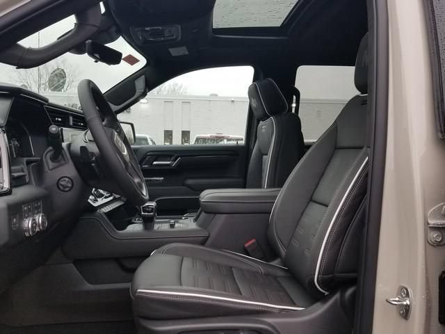 2026 GMC Sierra 1500 AT4X - Photo 8
