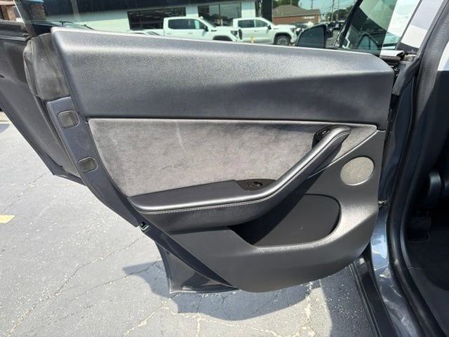 2021 Tesla Model Y Long Range - Photo 13
