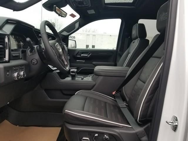 2026 GMC Sierra 1500 AT4X - Photo 7