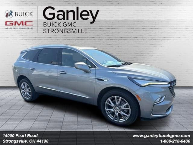 2023 Buick Enclave Essence AWD's photo