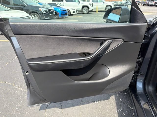 2021 Tesla Model Y Long Range - Photo 11