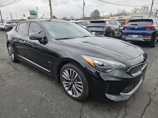 2018 Kia Stinger Premium's photo