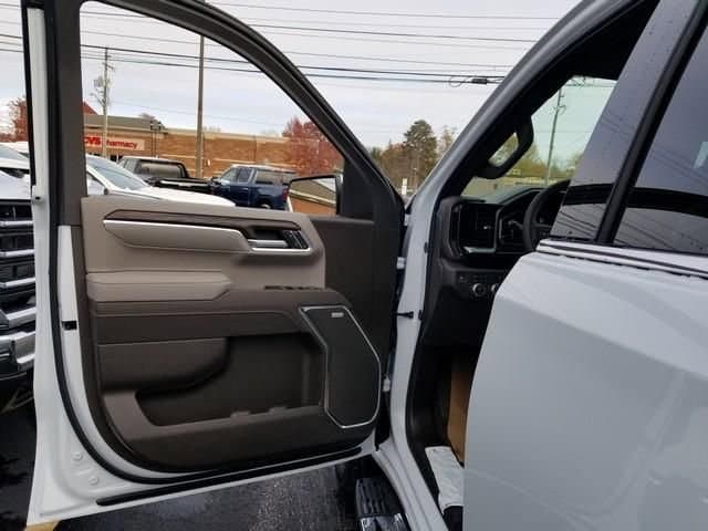 2026 GMC Sierra 1500 SLT - Photo 6