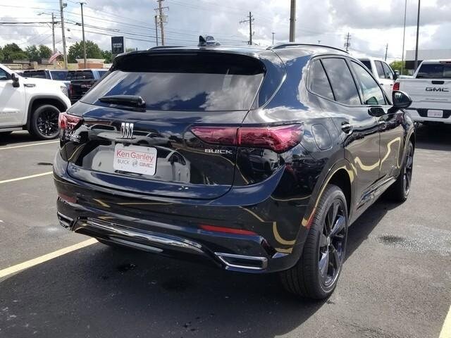 2025 Buick Envision Sport Touring photo 3