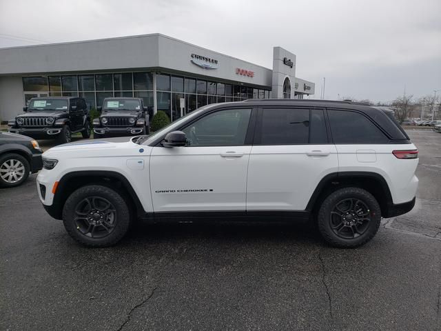 2024 Jeep Grand Cherokee Trailhawk 4xe photo 3