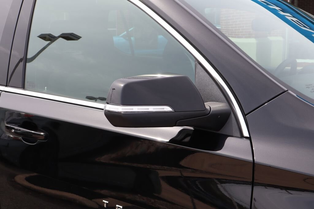 Used 2023 Chevrolet Traverse LT Cloth SUV