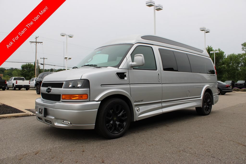 2026 Chevrolet Express Cargo Work Van - Photo 5