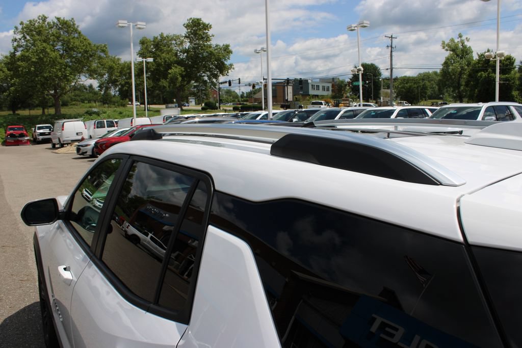 2025 Chevrolet Equinox LT - Photo 32
