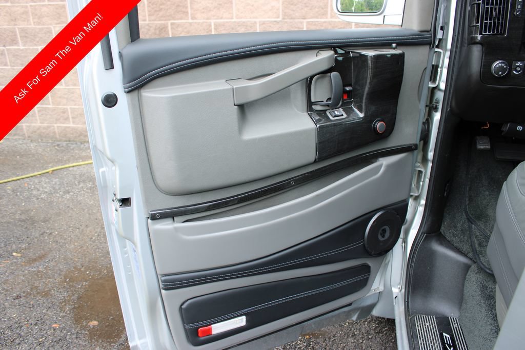 2026 Chevrolet Express Cargo Work Van - Photo 7