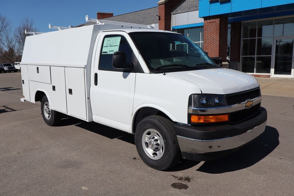 New 2026 Chevrolet Express Cutaway 3500 1WT Cutaway Van