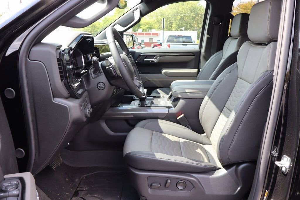 New 2025 Chevrolet Silverado 1500 ZR2 Truck