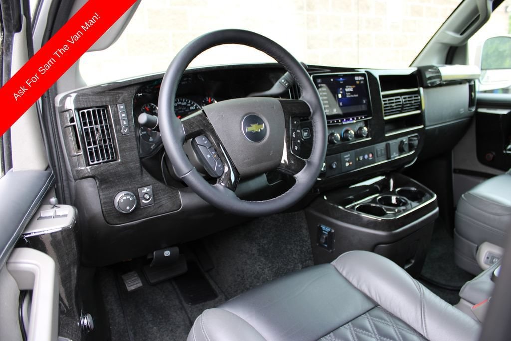 2026 Chevrolet Express Cargo Work Van - Photo 11