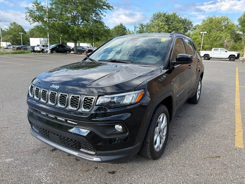 Used 2025 Jeep Compass Latitude SUV
